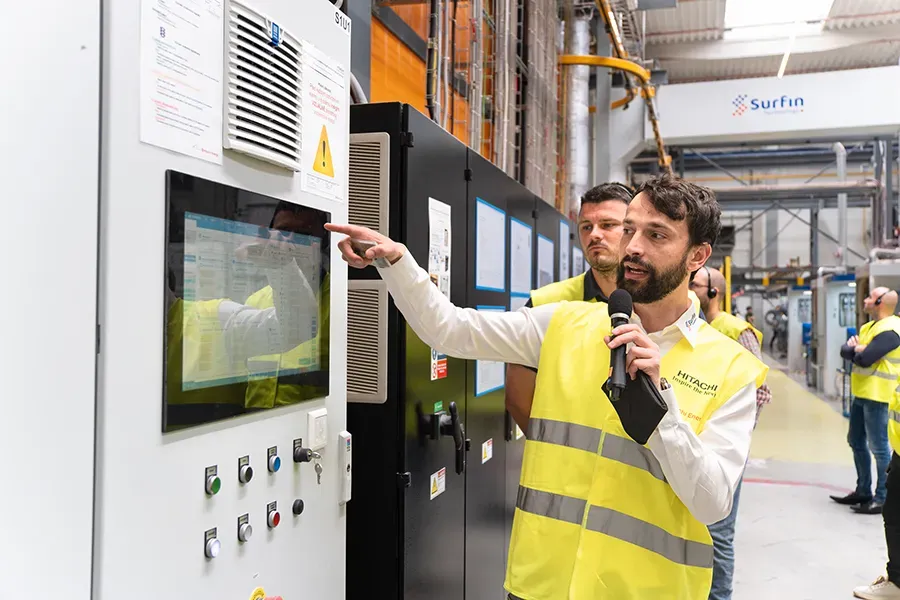 Tomáš Habán představuje řídicí systém ESCO v industriální lakovně