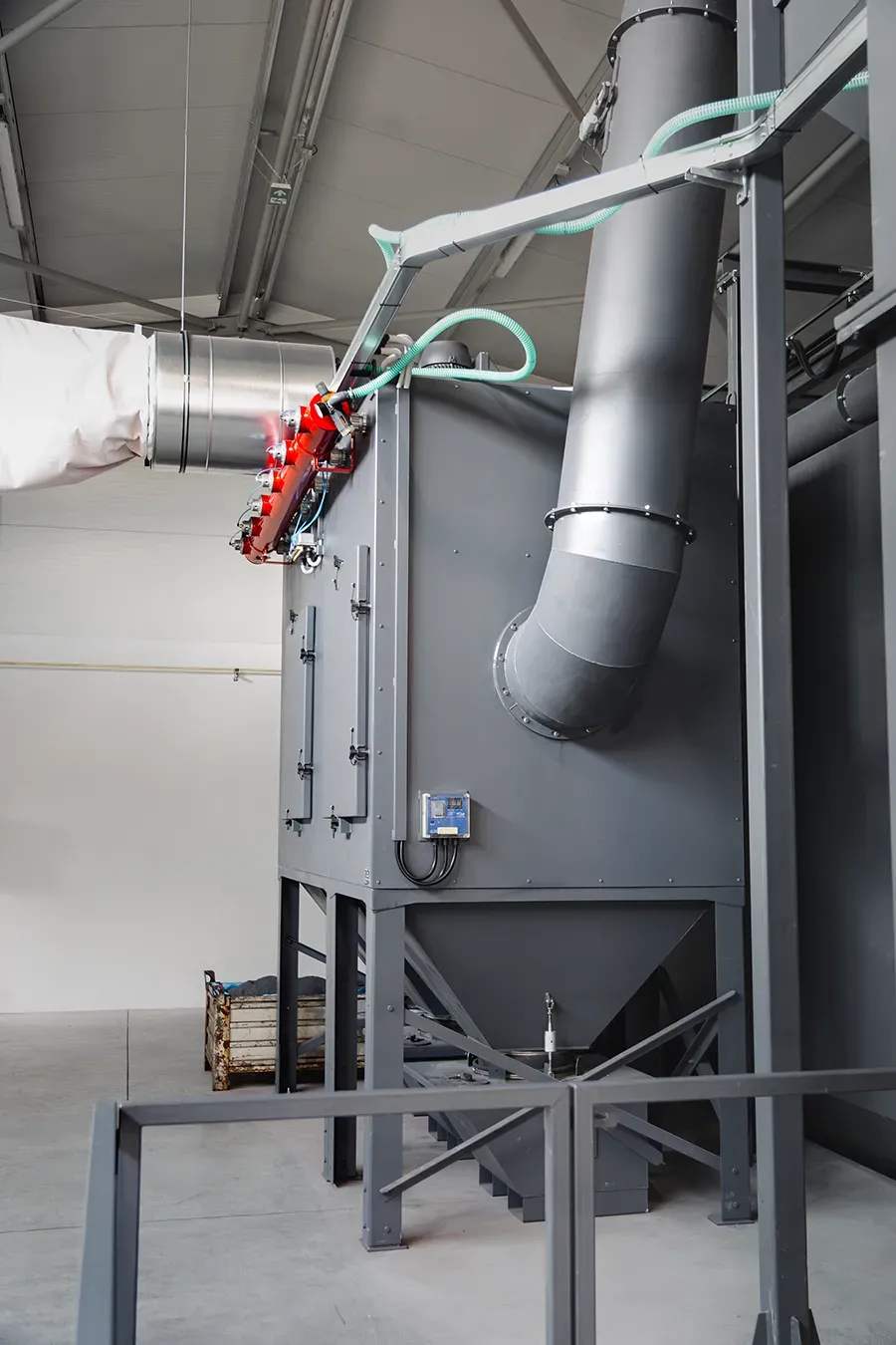 Blasting machine filtration unit