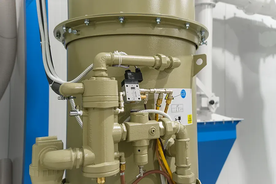 Pneumatic control assembly