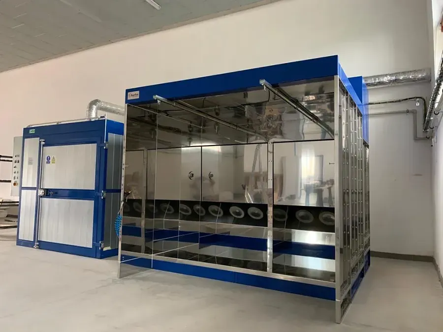 Powder Coating booth at Fenix