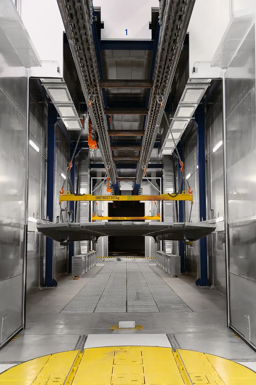 Overhead conveyor transporting wagon