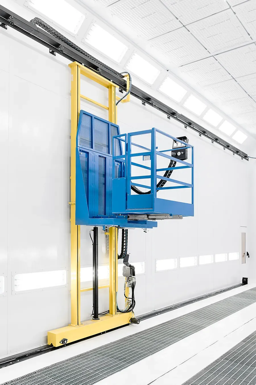 Coating booth lifting platform