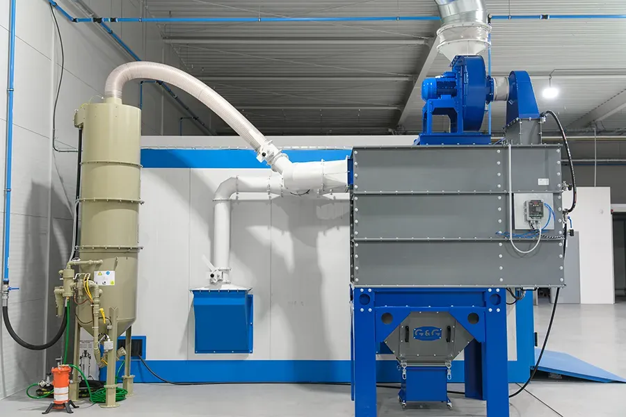 Abrasive storage filtration unit
